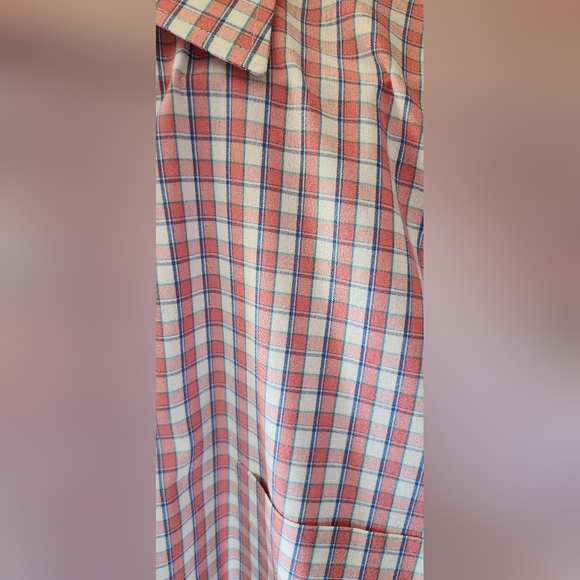 Stafford Men's LS button Up casual dress shirt excellent condition - Picture 2 of 3